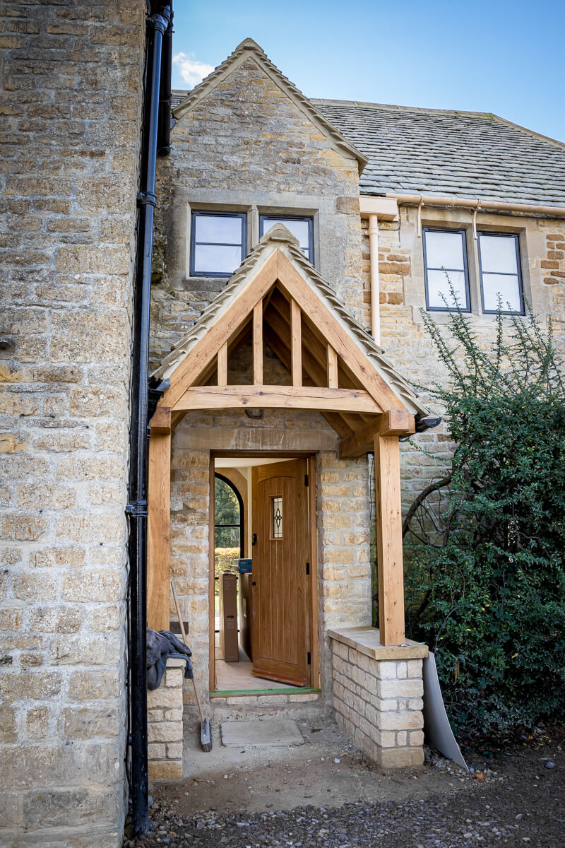 Newlands is reaching its definitive conclusion as we focus on the specialist technical details that bring this expansive property to life. The site is a hive of specialist activity, moving beyond general construction and into the world of bespoke systems and fine finishes.